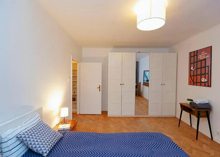 Bright And Elegant Apartment In The Green Area!